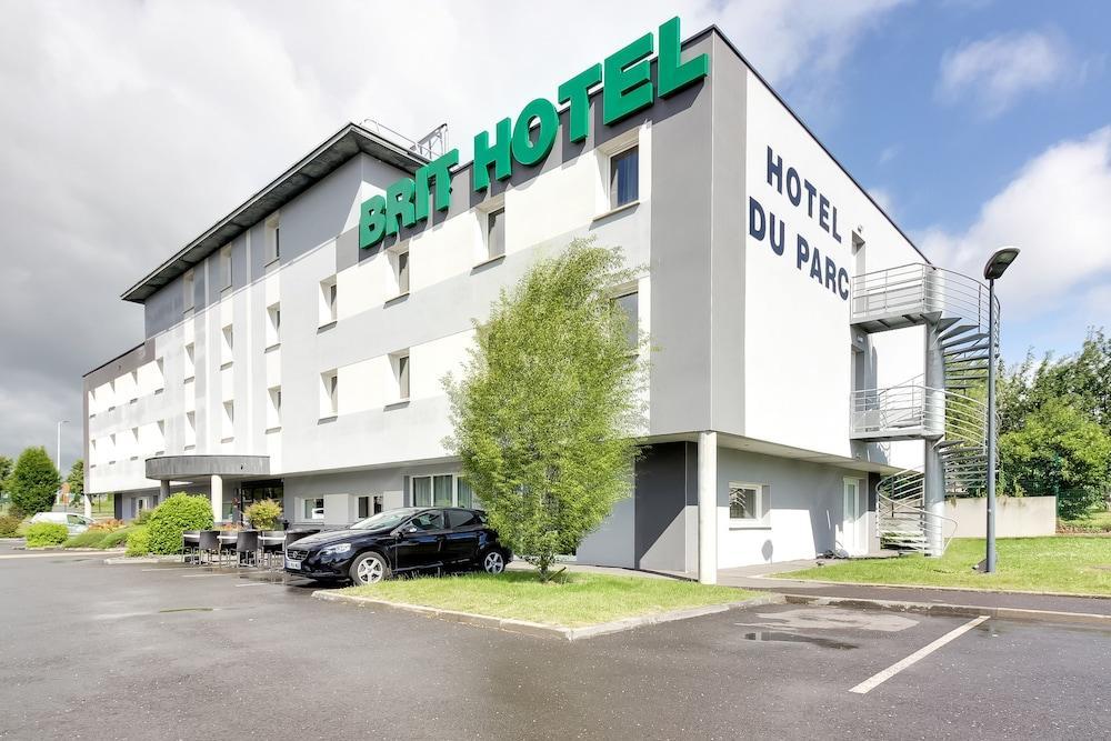 Brit Hotel Piscine & Spa - Fougeres Lecousse Exterior foto