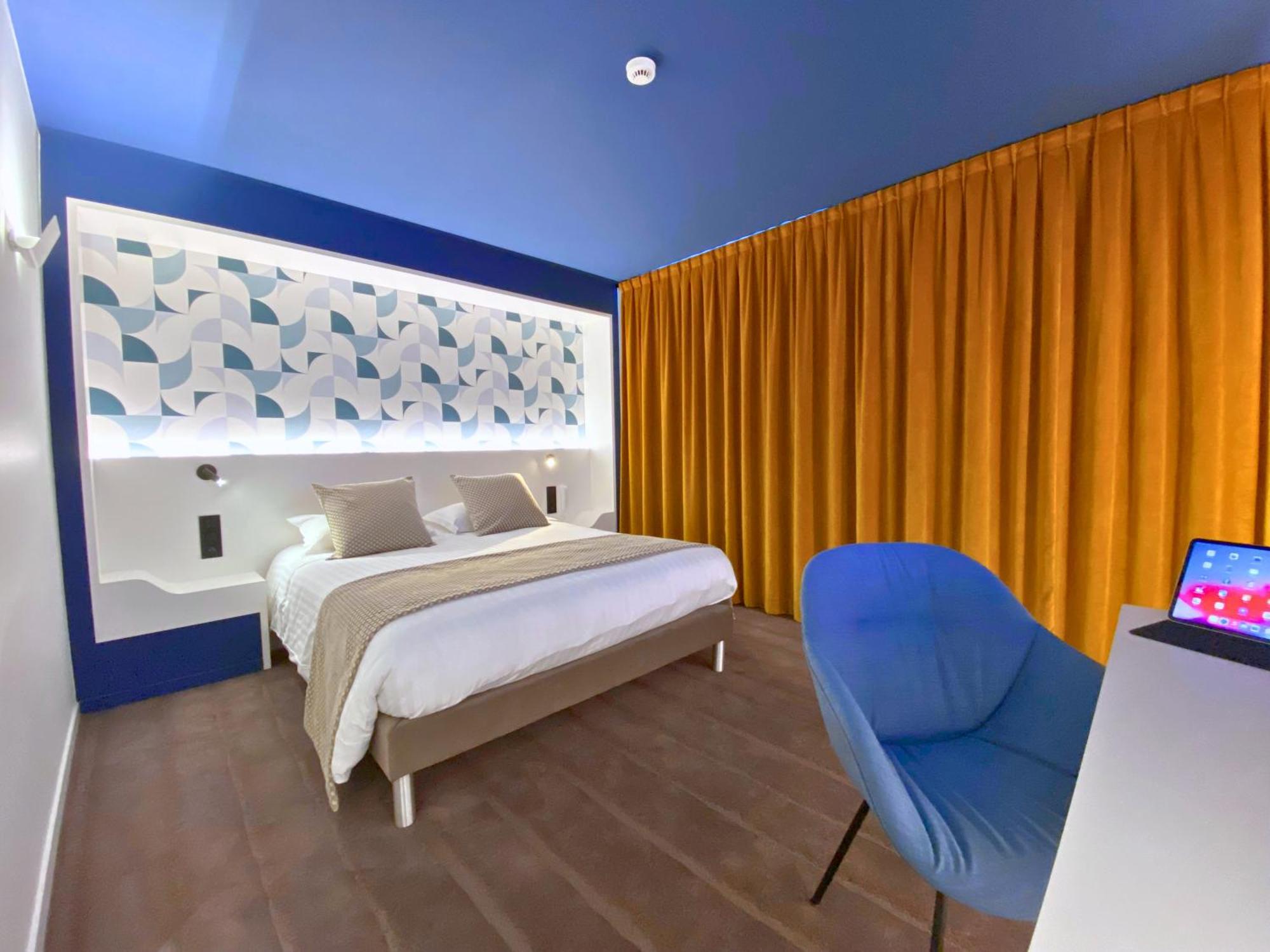 Brit Hotel Piscine & Spa - Fougeres Lecousse Exterior foto